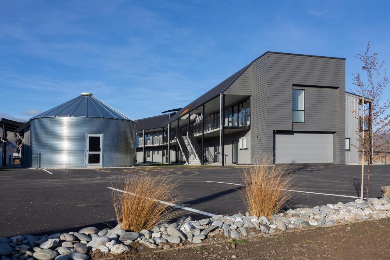 Harvest Park Studios Workers Accommodation Cromwell Exteriör bild
